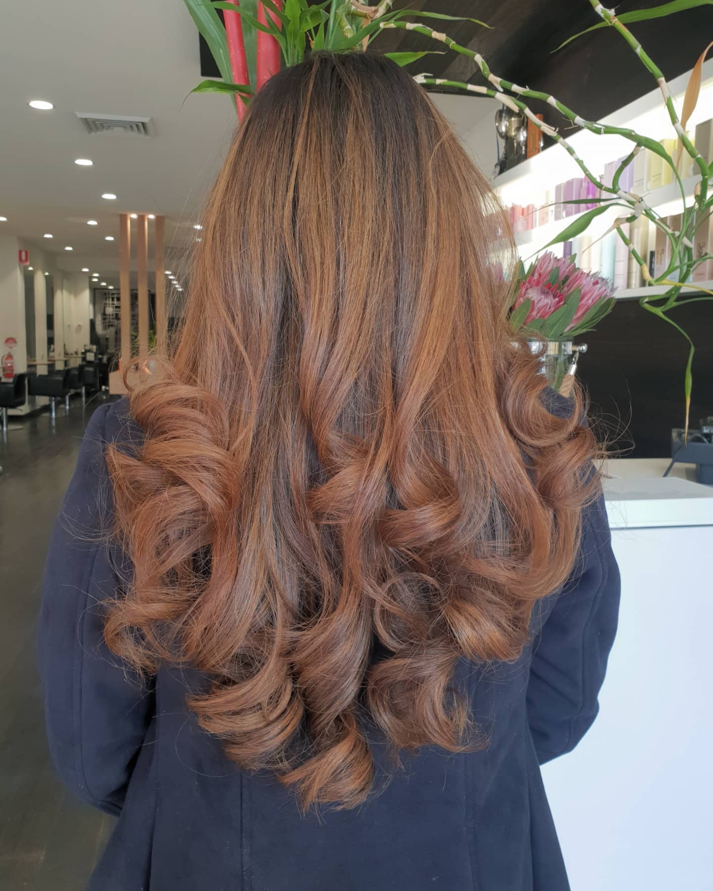 Voluminous Long V-Cut with Luscious Curls