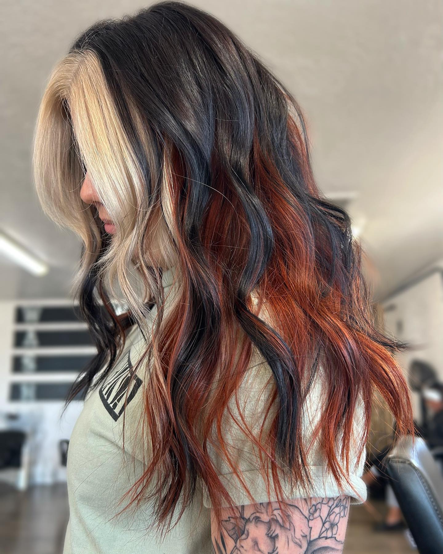 Dynamic Calico Textured Waves with Bold Color Accents
