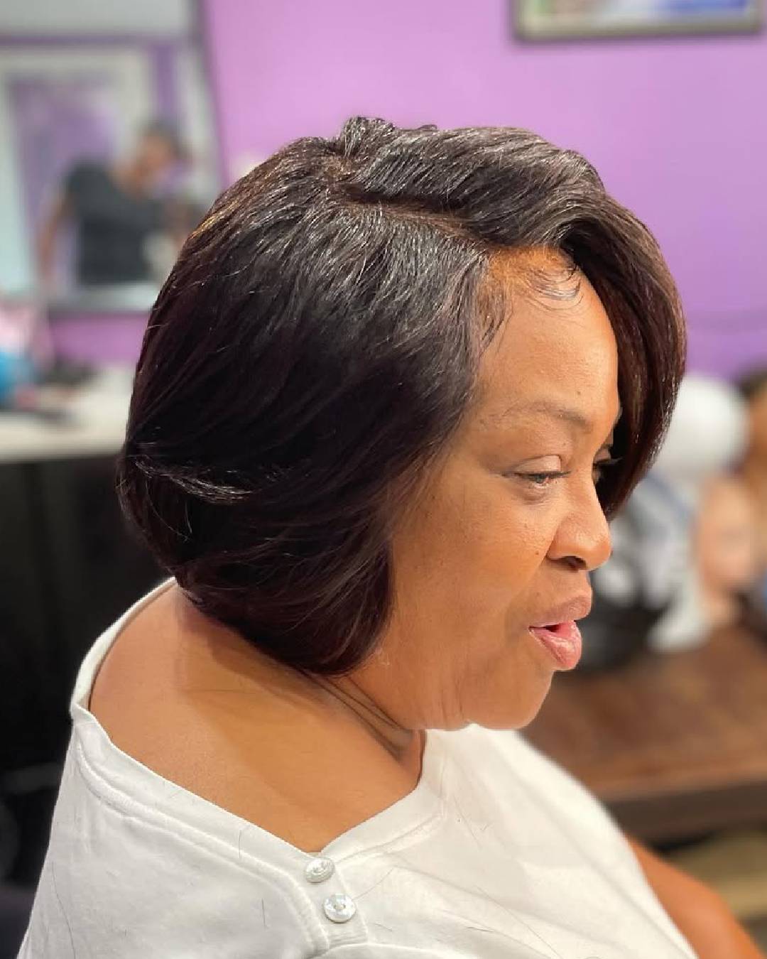 Elegant Feathered Bob with Soft Movement