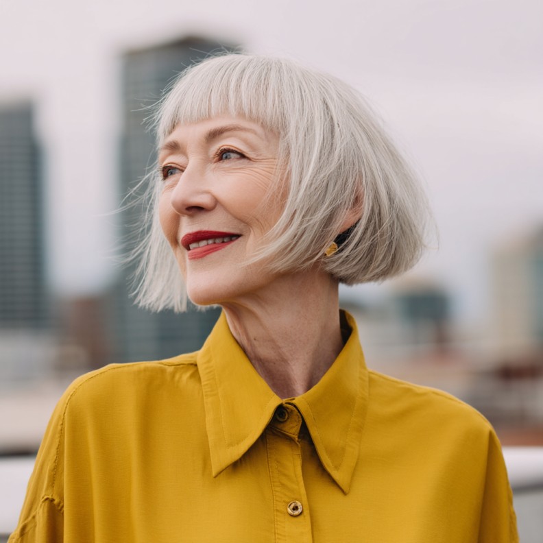 Chic Silver Blunt Bob with Soft Edges