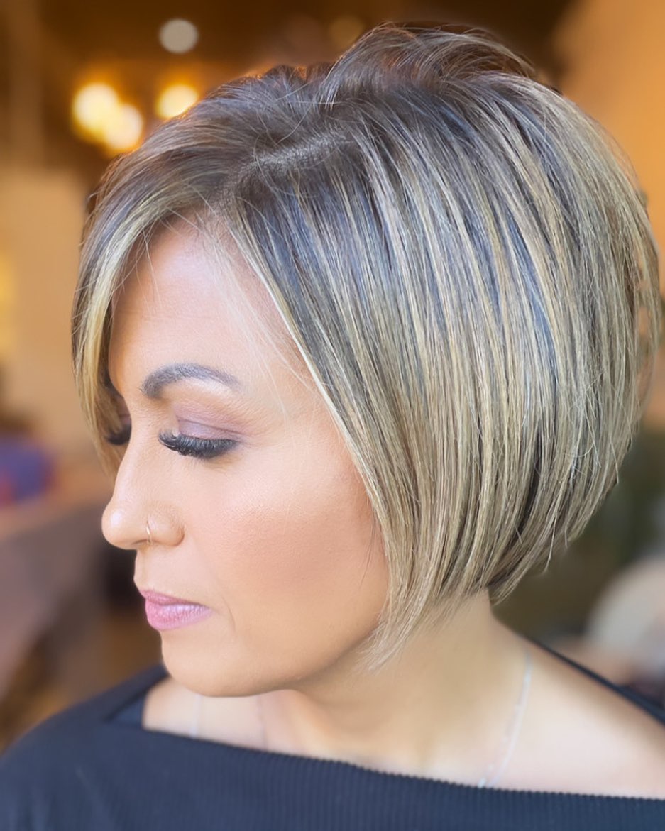 Chic Textured Bob with Subtle Highlights