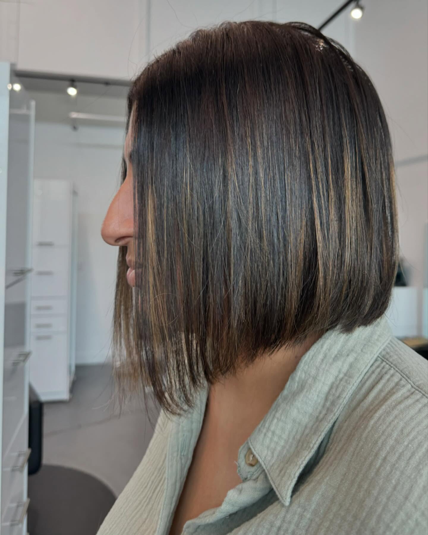 Stylish Textured Bob with Subtle Caramel Highlights