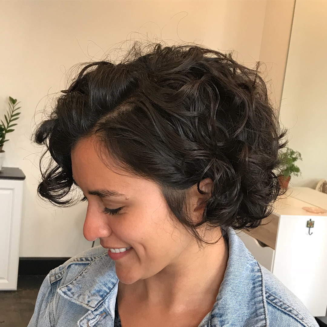 Chic Curly Bob with Defined Texture