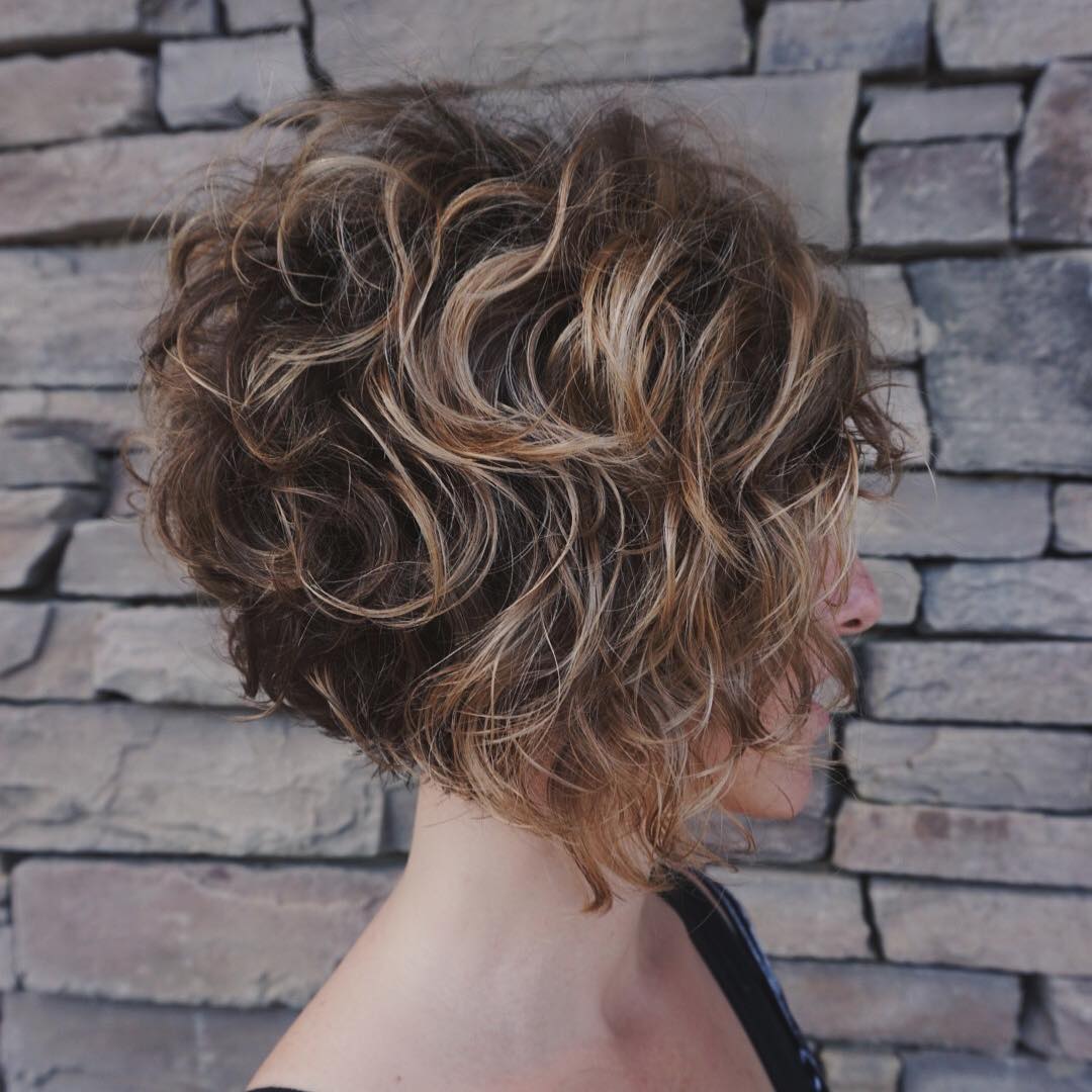 Dynamic Curly Bob with Lively Highlights