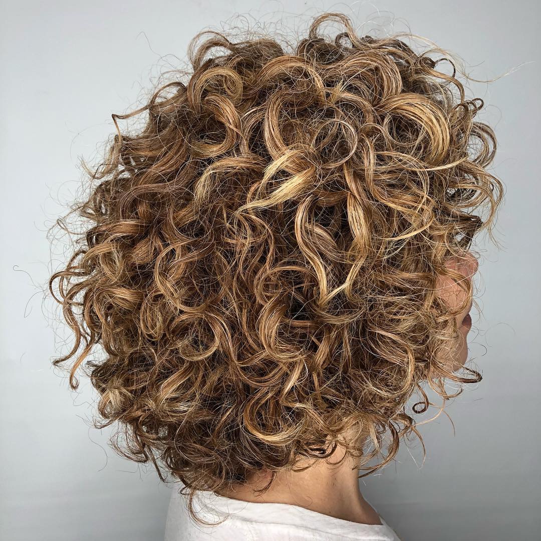Dynamic Curly Bob with Lively Layers