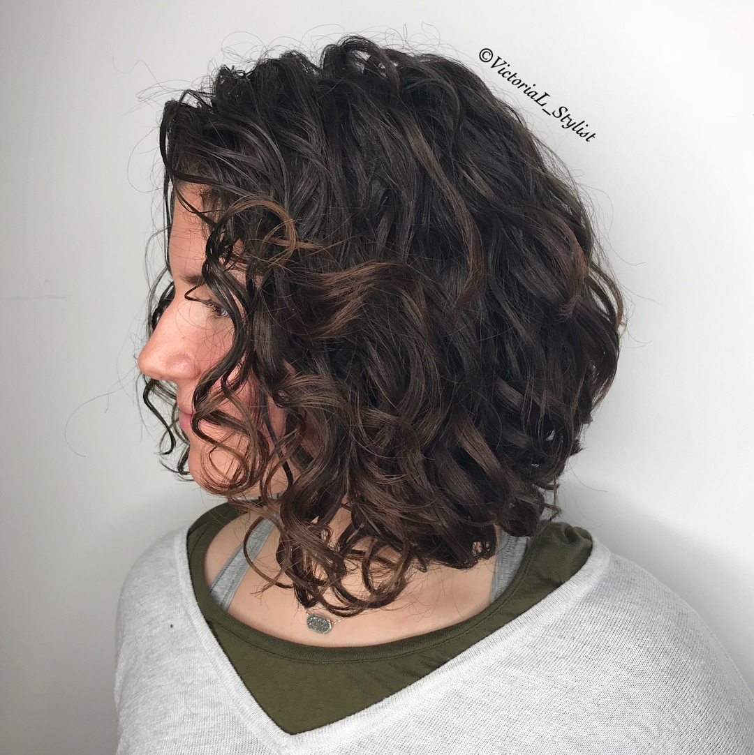 Dynamic Curly Bob with Lively Movement