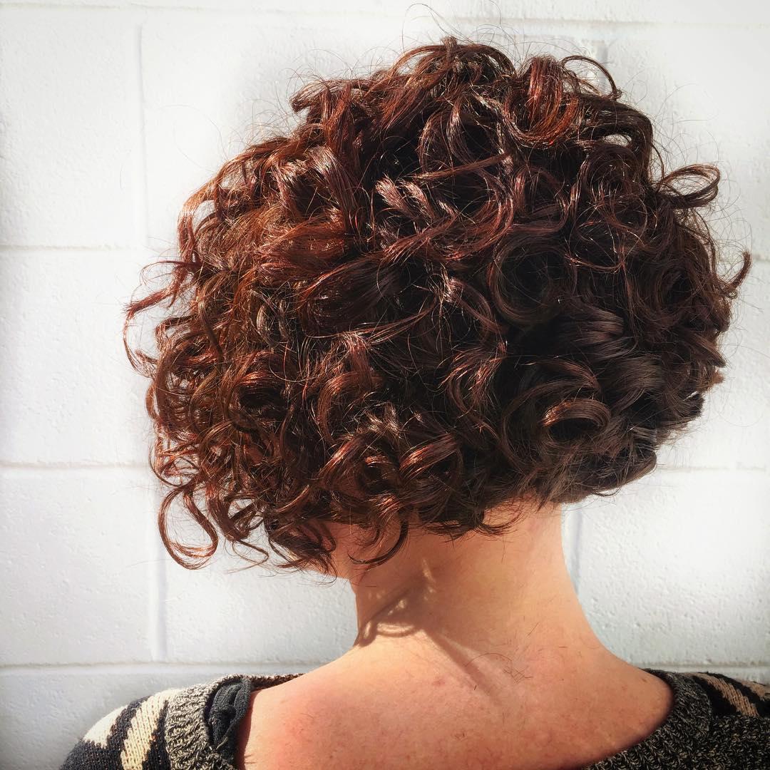 Elegant Curly Bob with Defined Volume