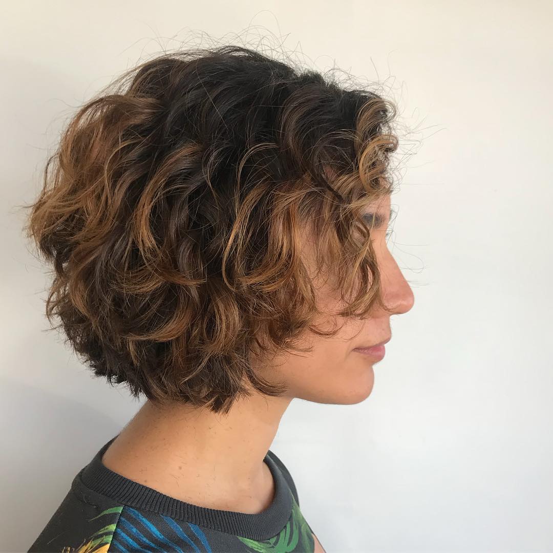 Textured Curly Bob with Highlights for Effortless Elegance