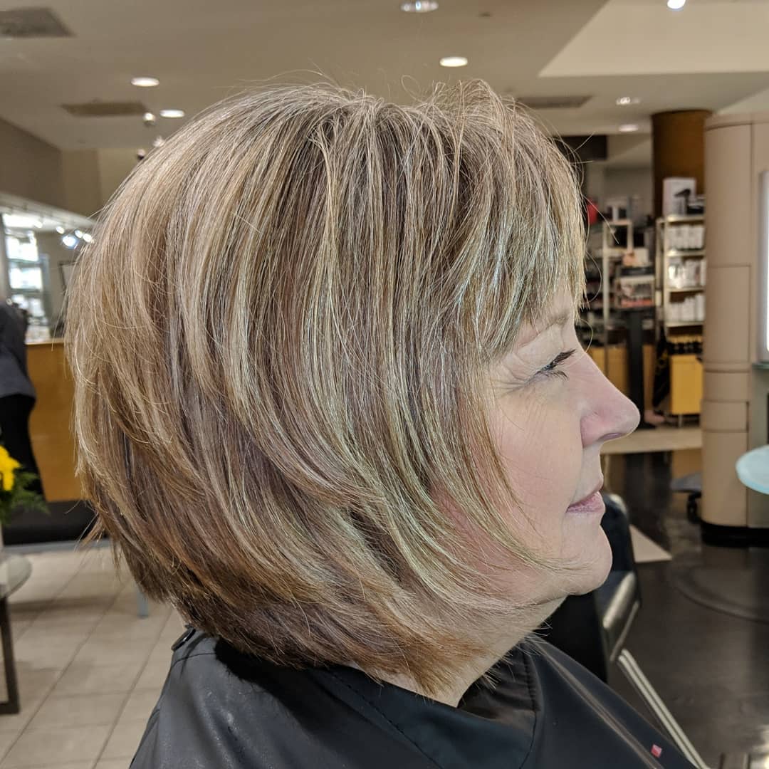 Textured Layered Bob with Subtle Highlights