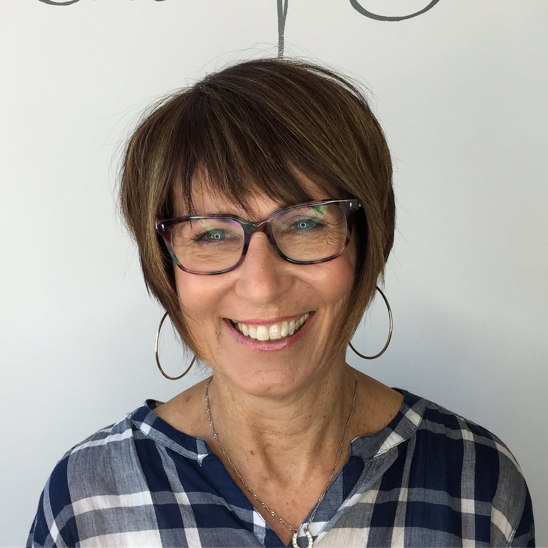 Chic Textured Bob with Face-Framing Layers