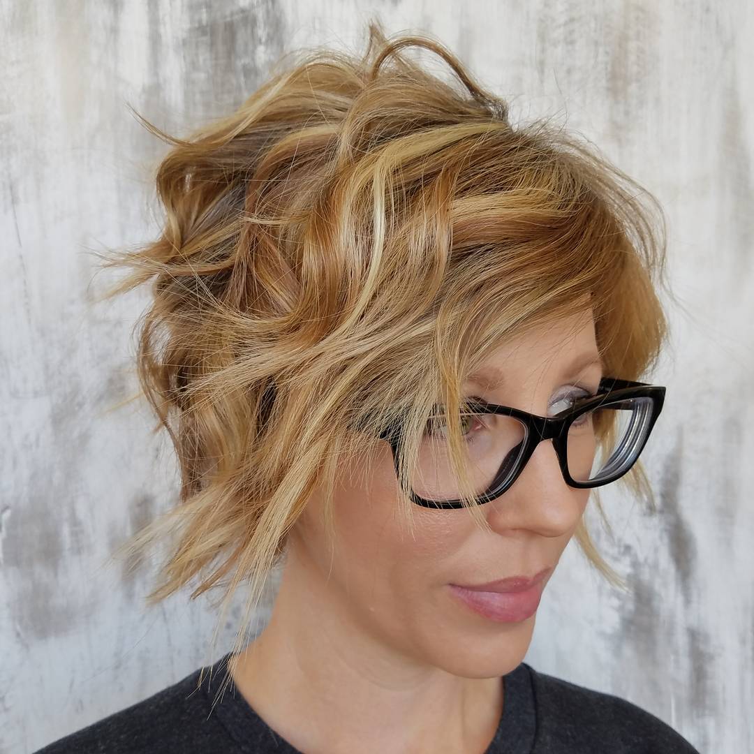Playful Textured Crop with Soft Waves
