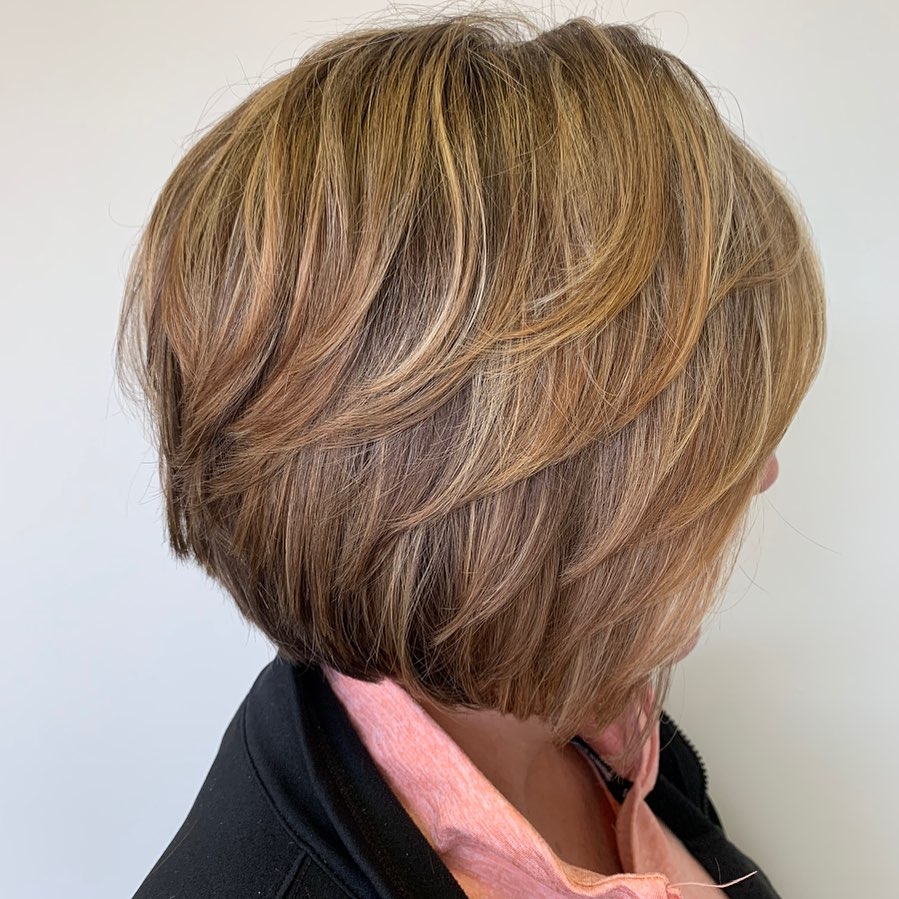 Textured Feathered Bob with Soft Caramel Highlights