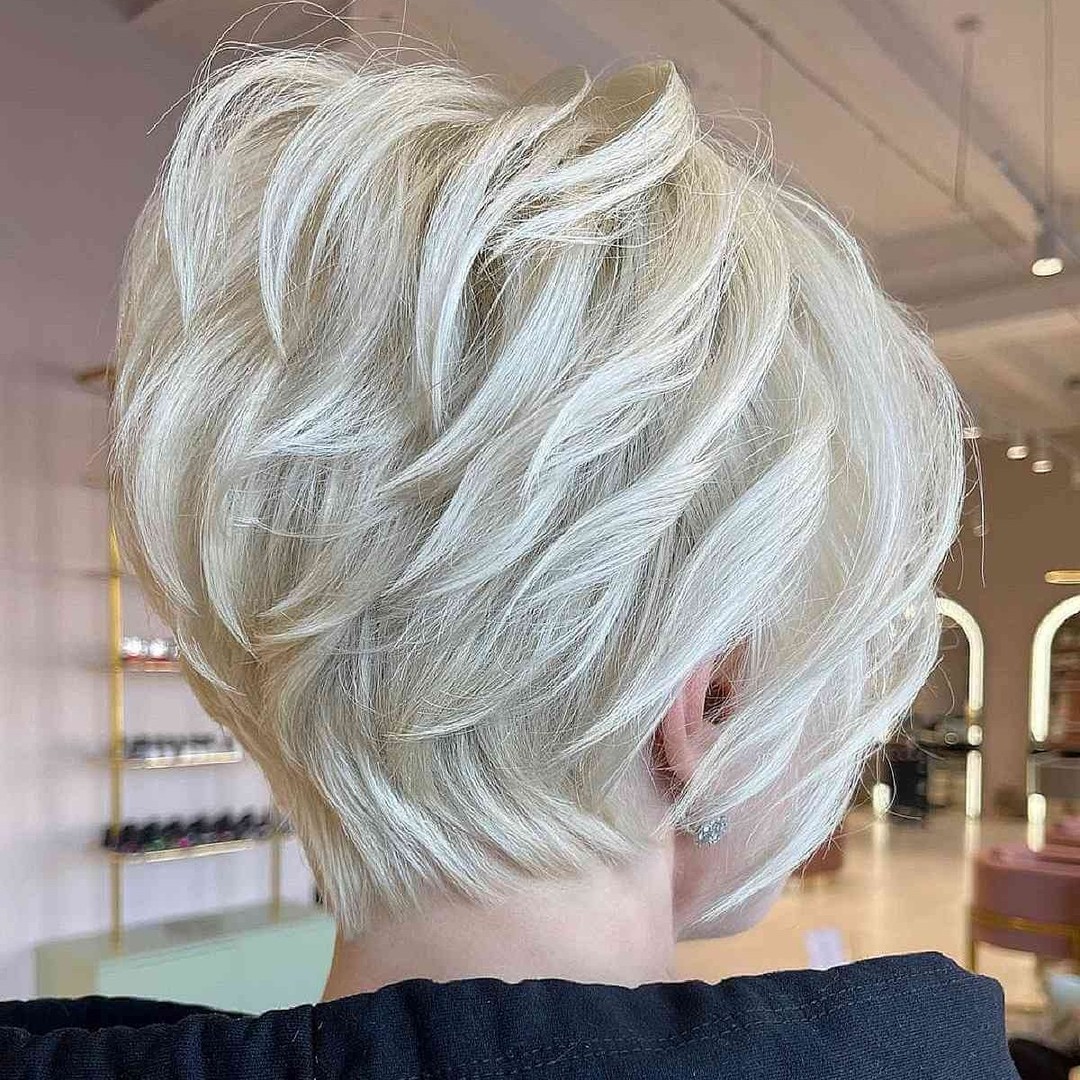 Textured Feathered Bob with Soft Platinum Undertones