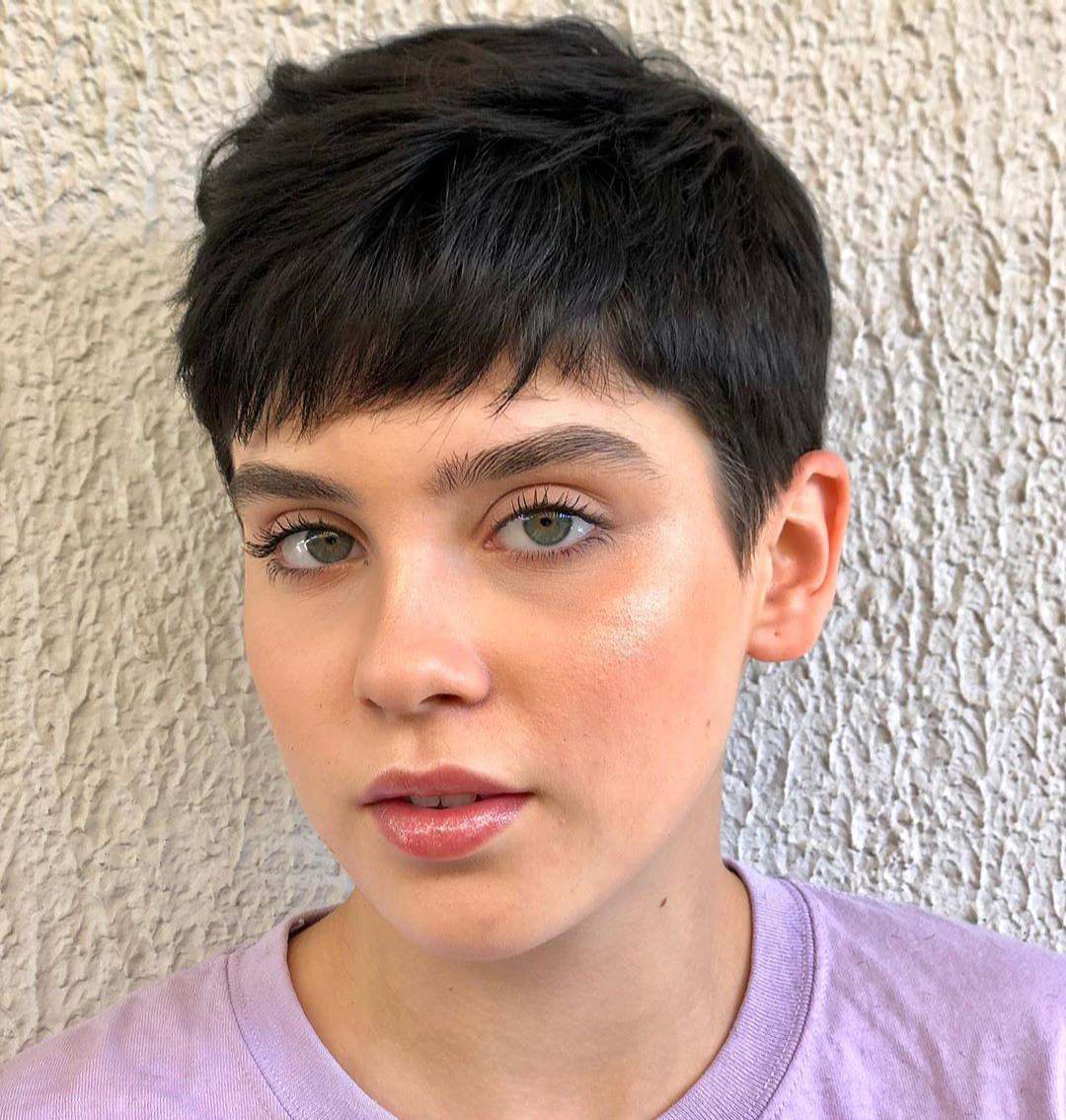 Chic Textured Short Pixie with Subtle Volume
