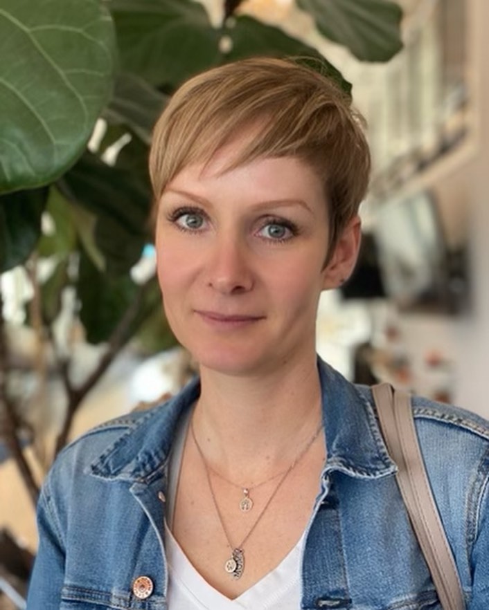 Trendy Short Pixie Cut with Soft Layers