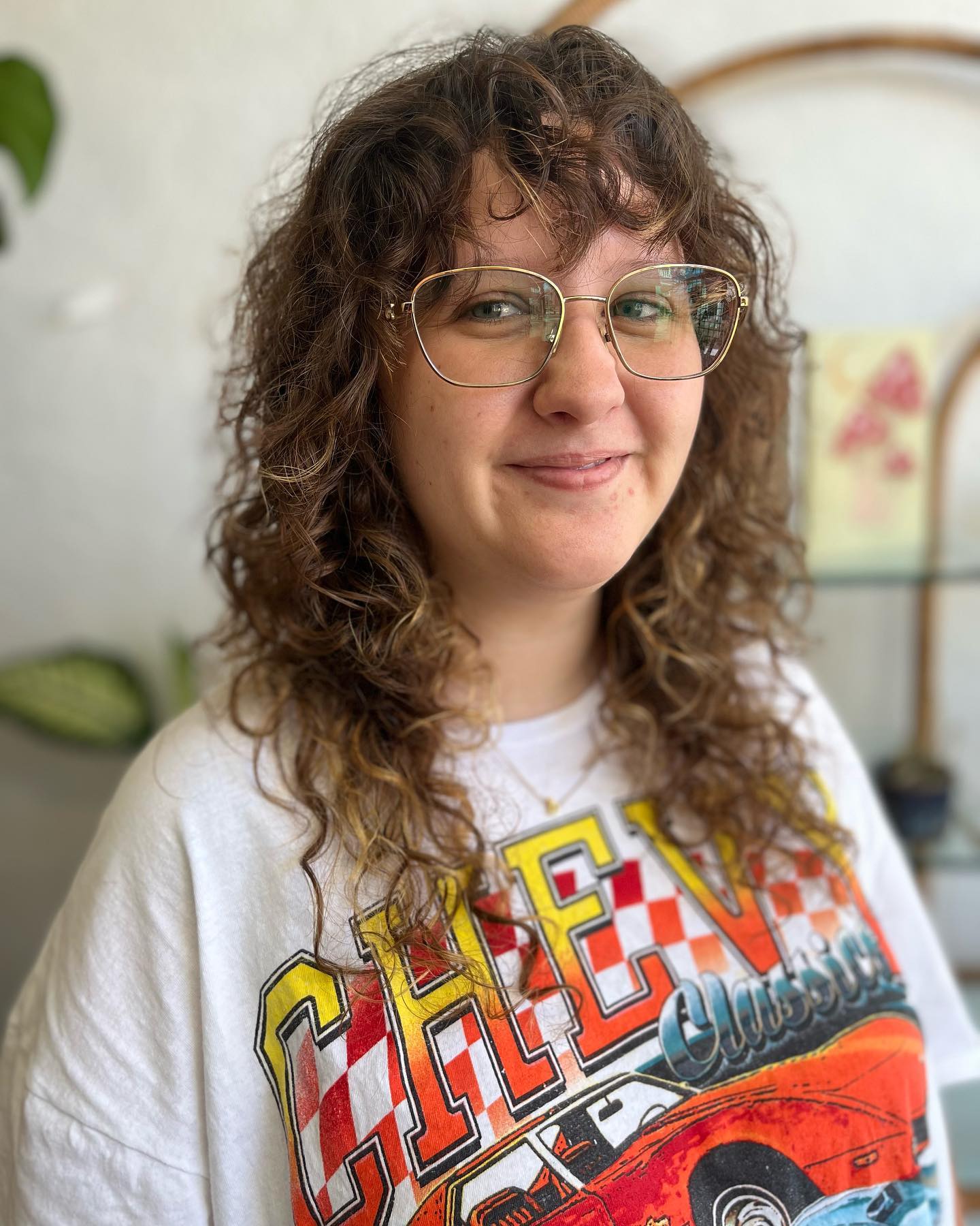 Chic Curly Layered Cut with Defined Texture