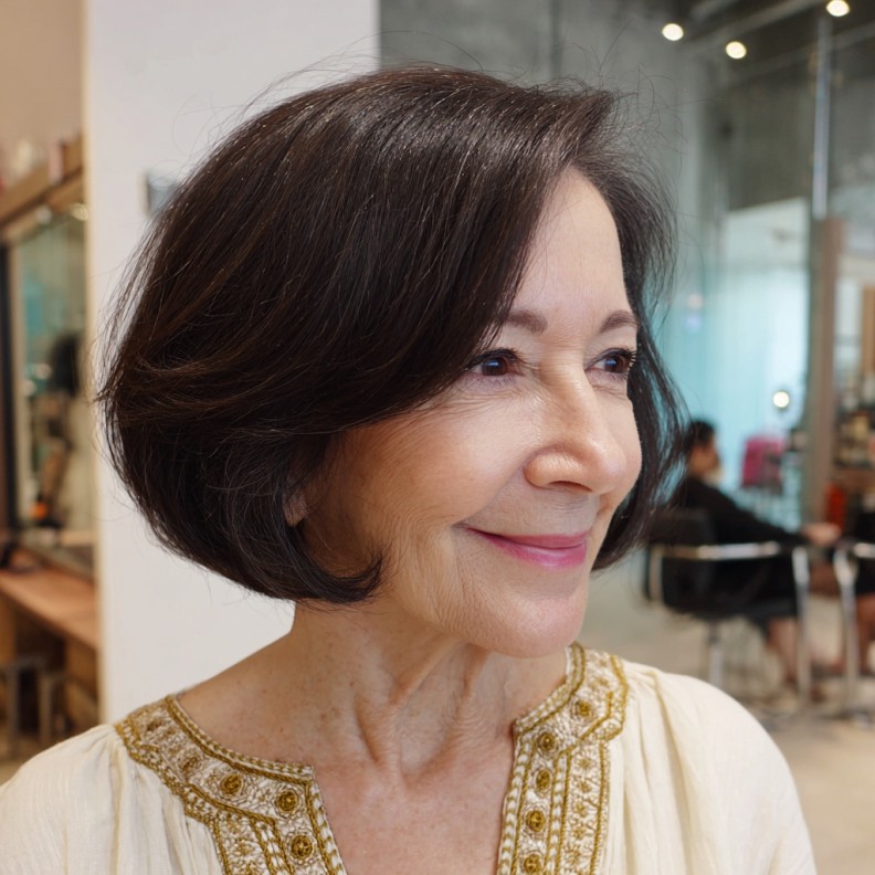 Chic Textured Bob with Soft Face-Framing Layers