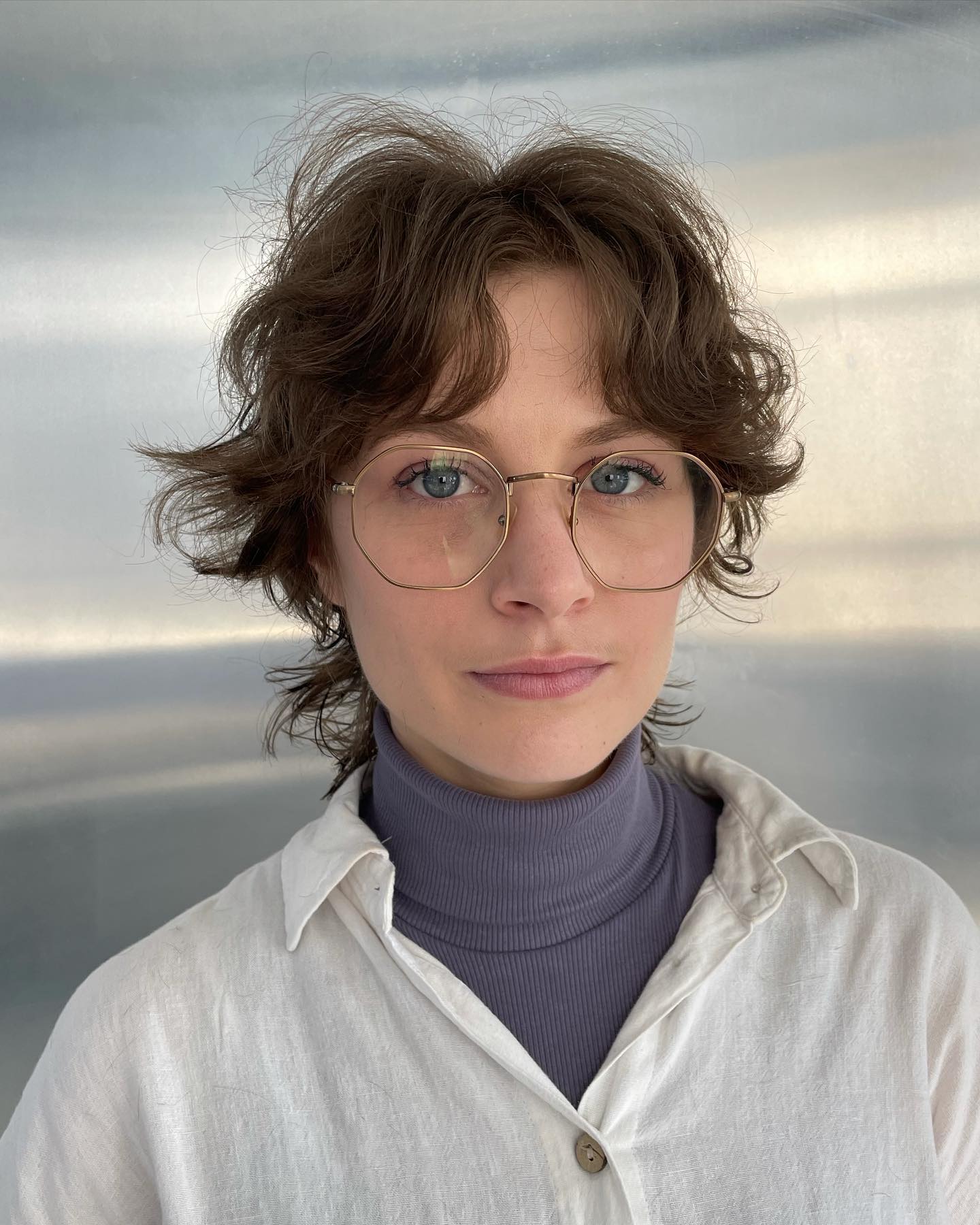 Chic Textured Cropped Wolf Cut with Soft Waves