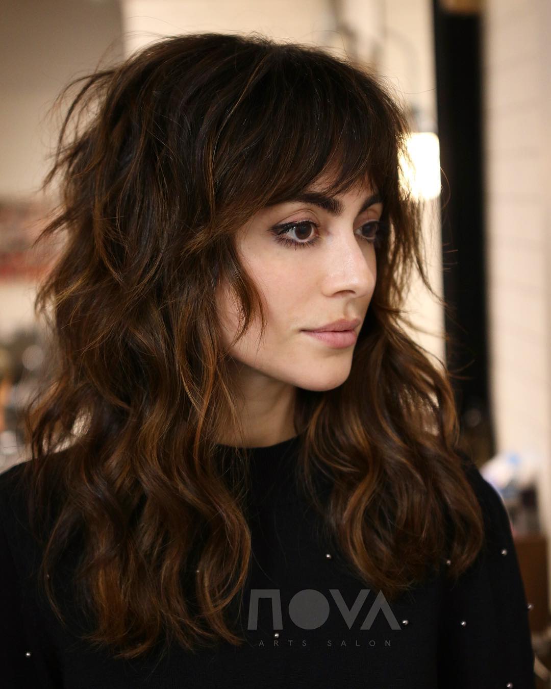Effortless Wavy Shag with Face-Framing Layers