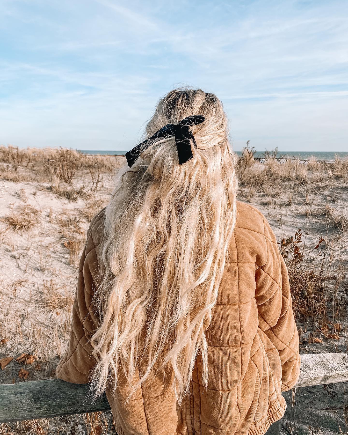 Effortlessly Chic Boho Waves with a Touch of Retro Flair