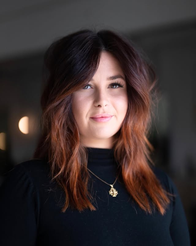 Radiant Textured Layered Cut with Warm Highlights