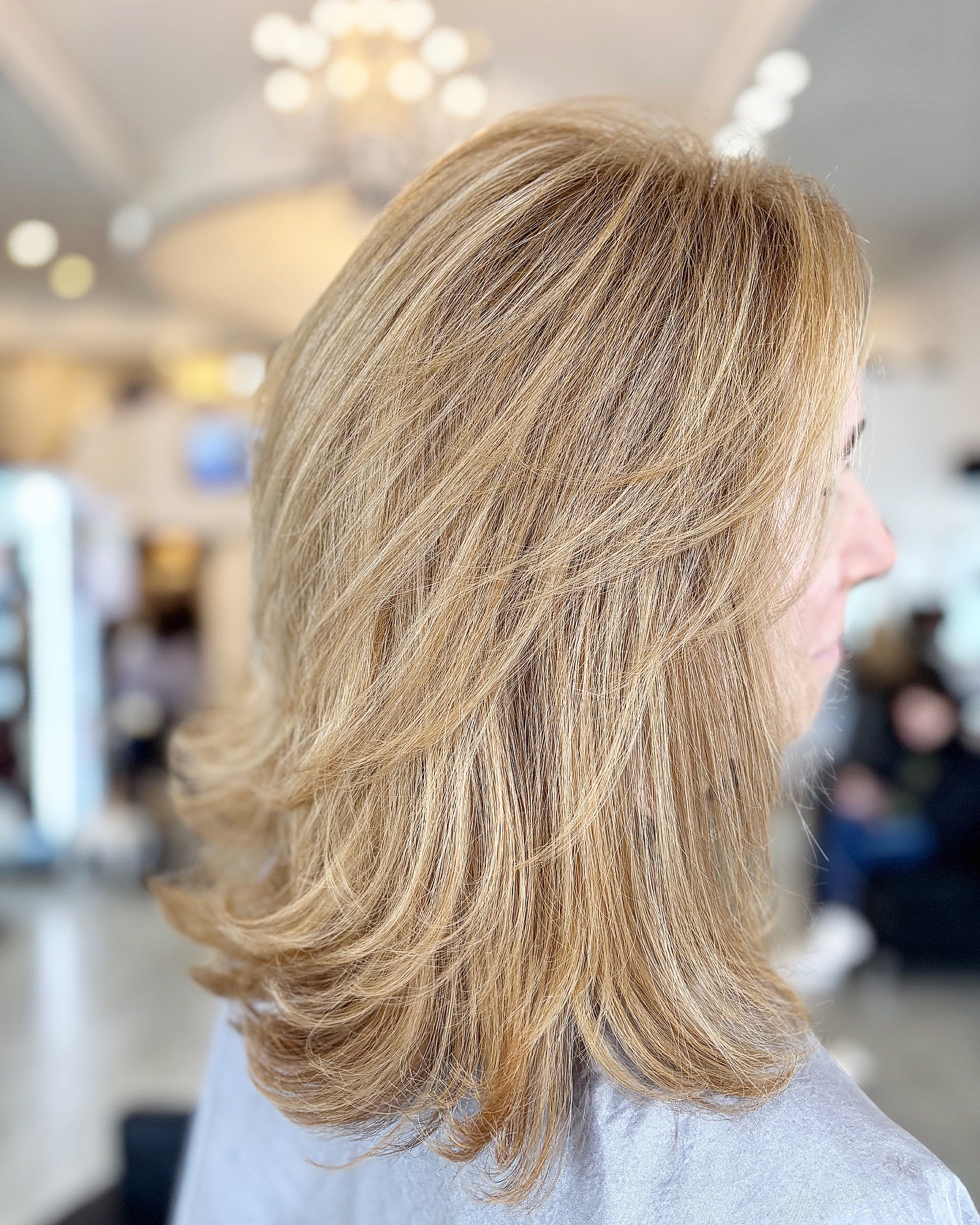 Softly Feathered Layered Cut with Gentle Movement