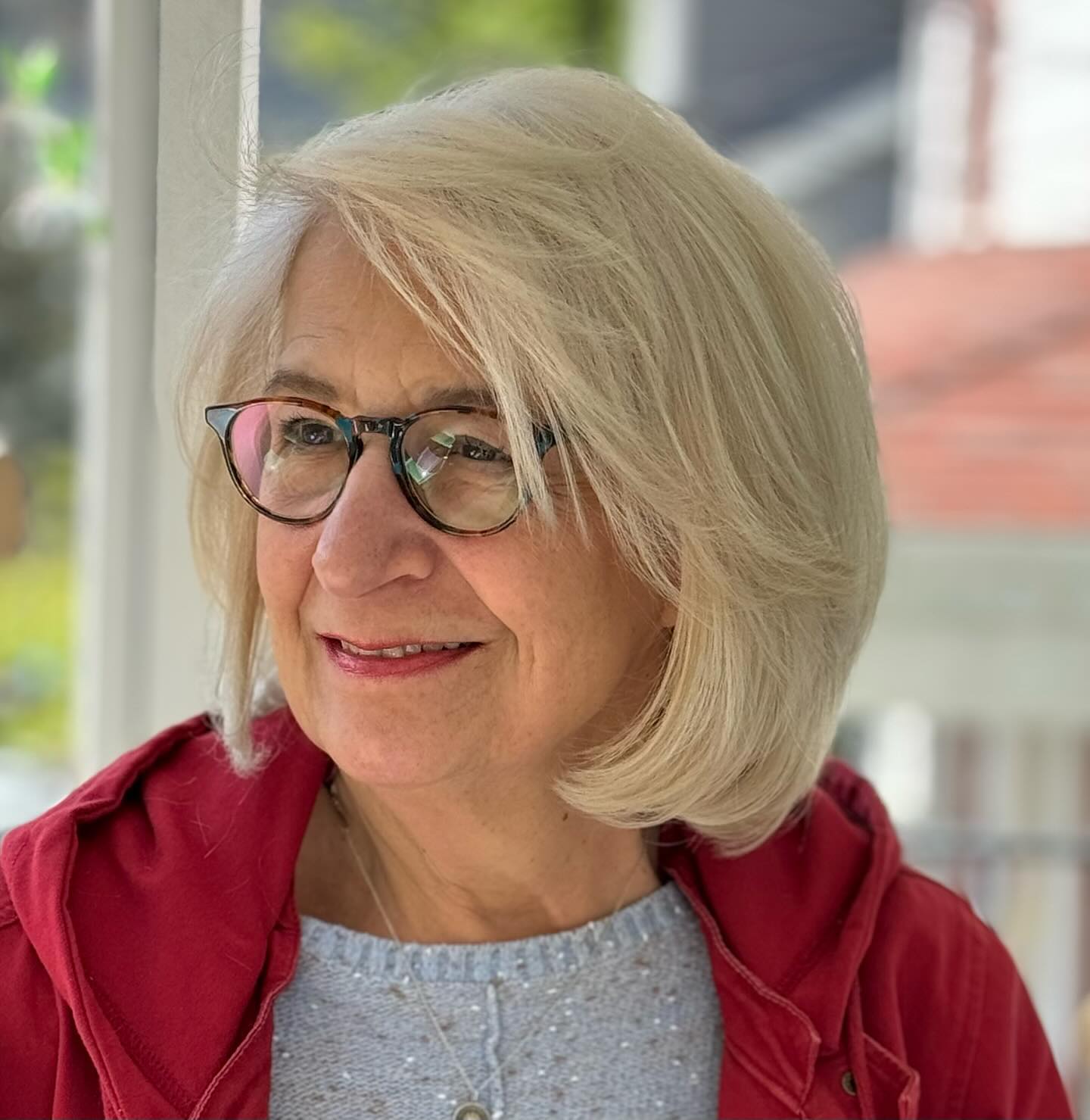 Chic Soft Blunt Cut with Subtle Long Bangs