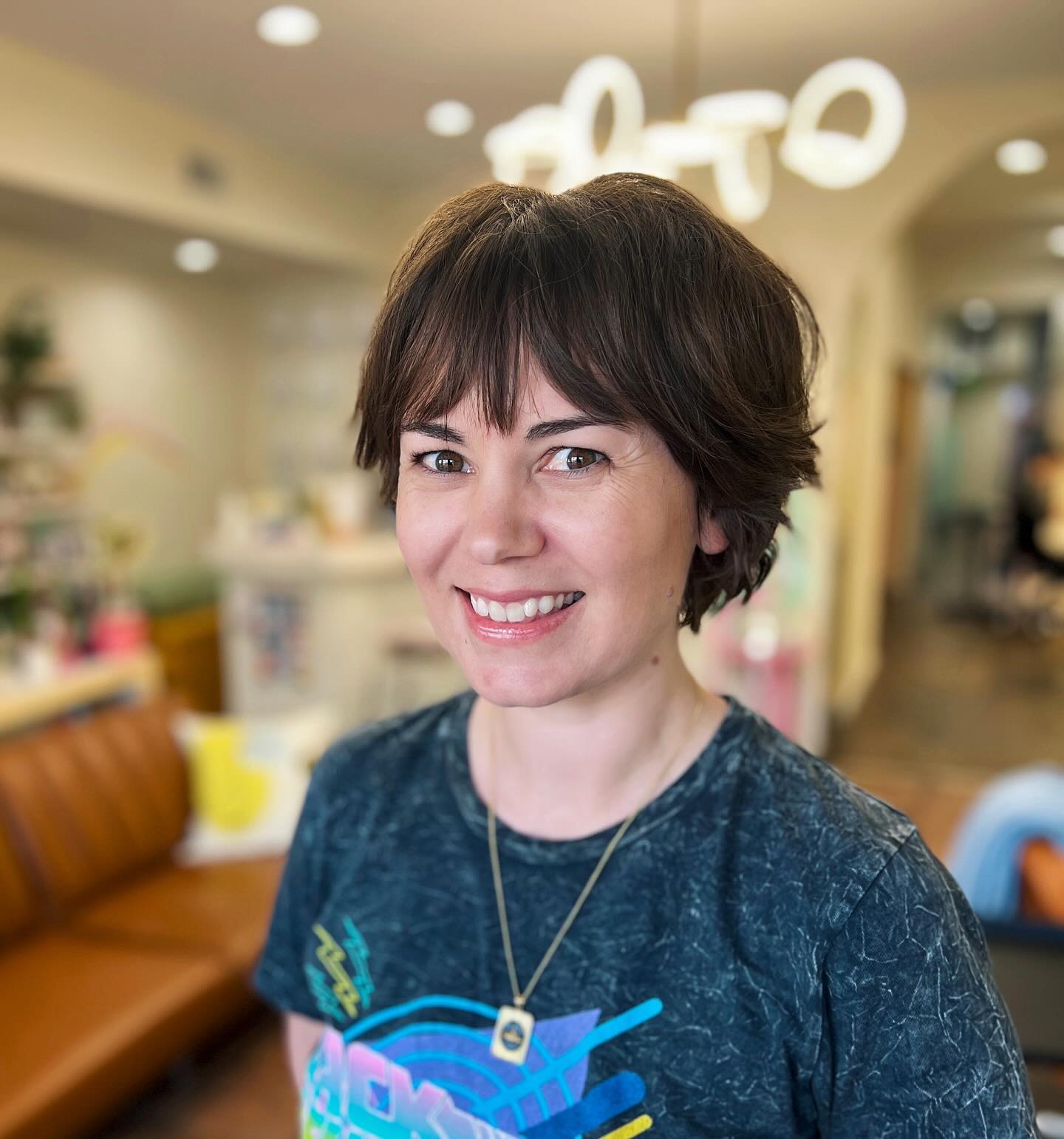 Chic Textured Bixie with Soft Bangs