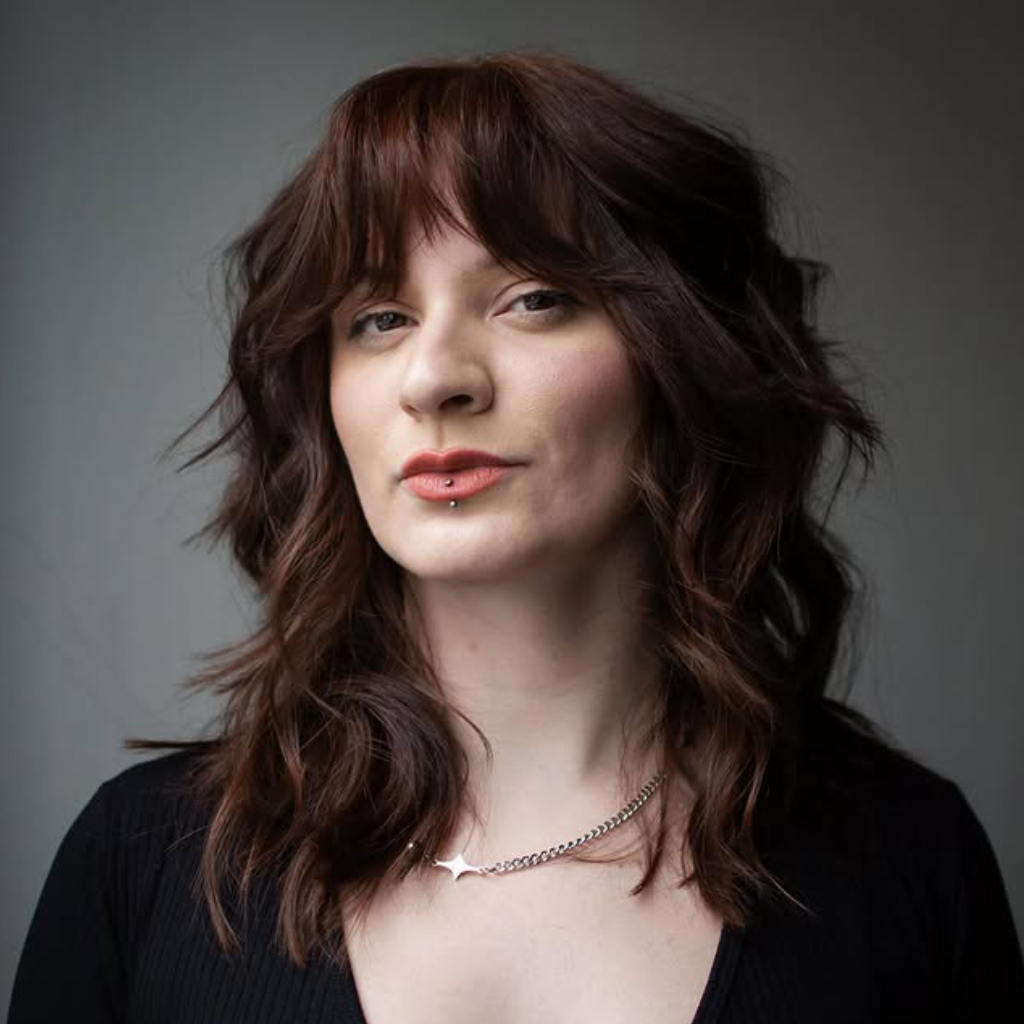 Effortless Shaggy Layers with Bold Fringe