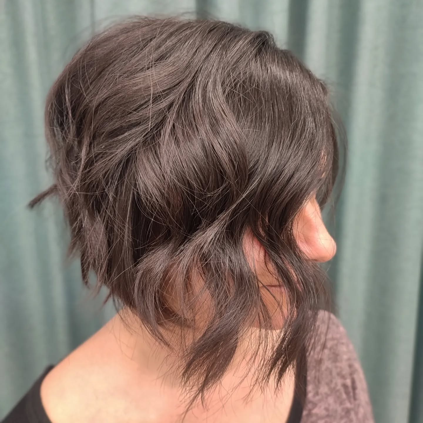 chic layered asymmetrical haircut