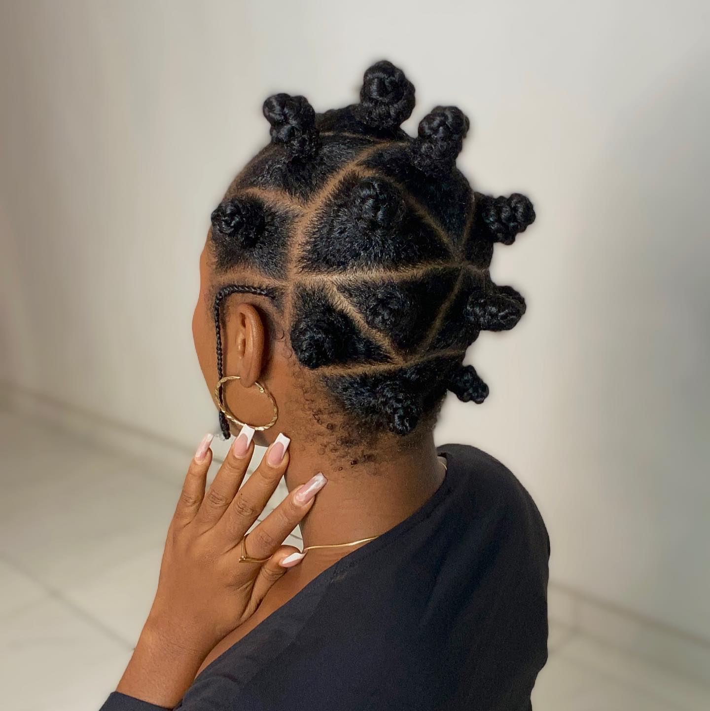 Geometric Bantu Knots with Defined Parting