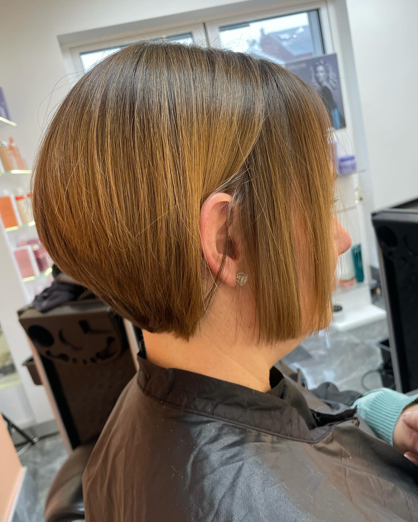 Sleek Textured Bob with Subtle Caramel Tones
