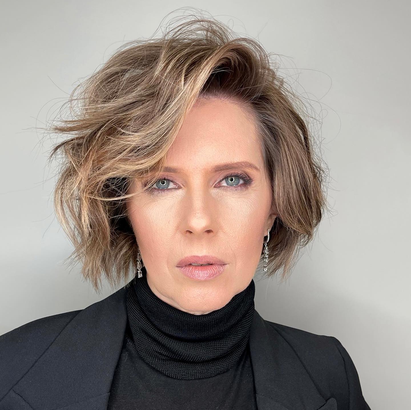 Textured Wavy Cut with Bold Side Bangs