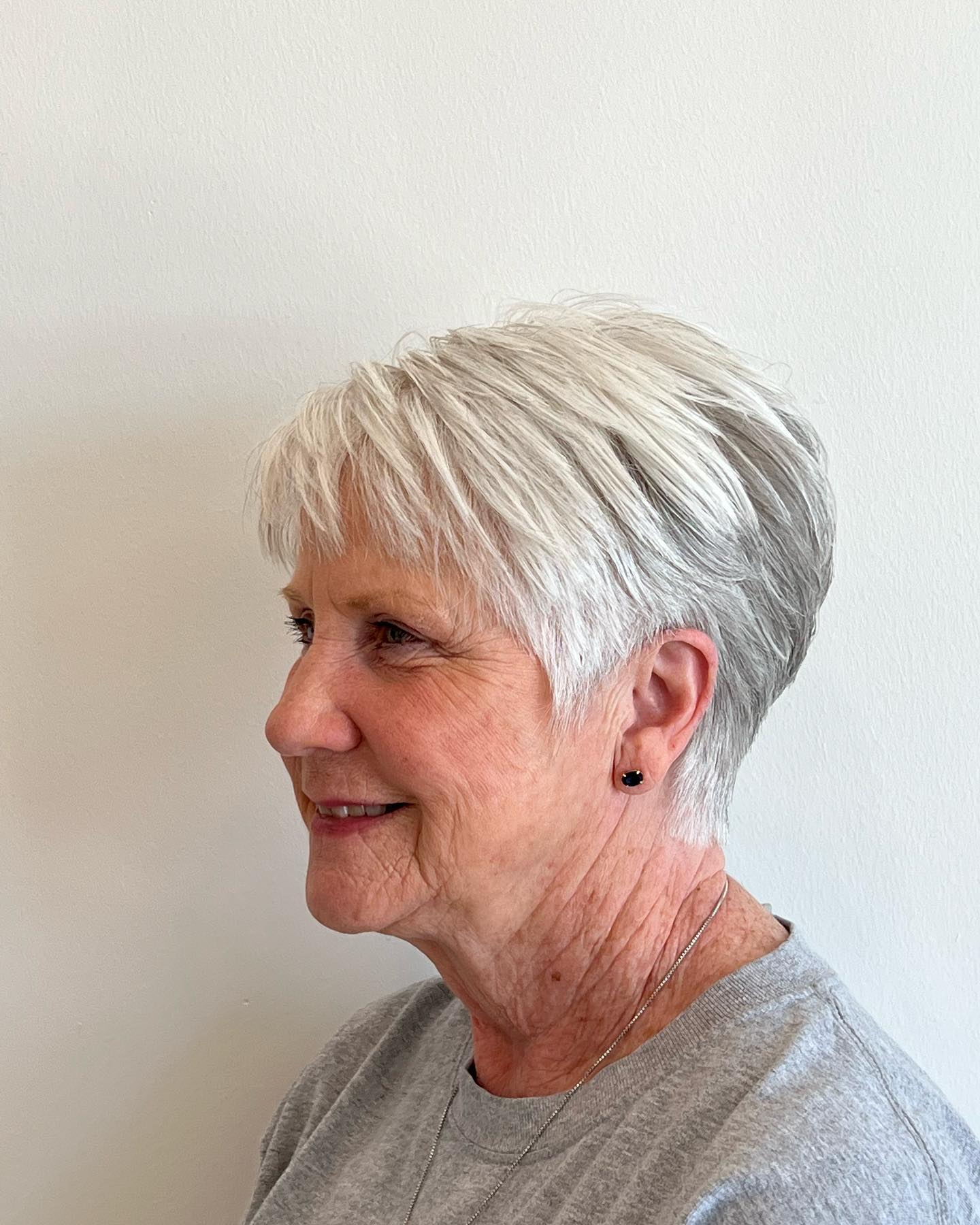 Textured Short Crop with Effortless Volume
