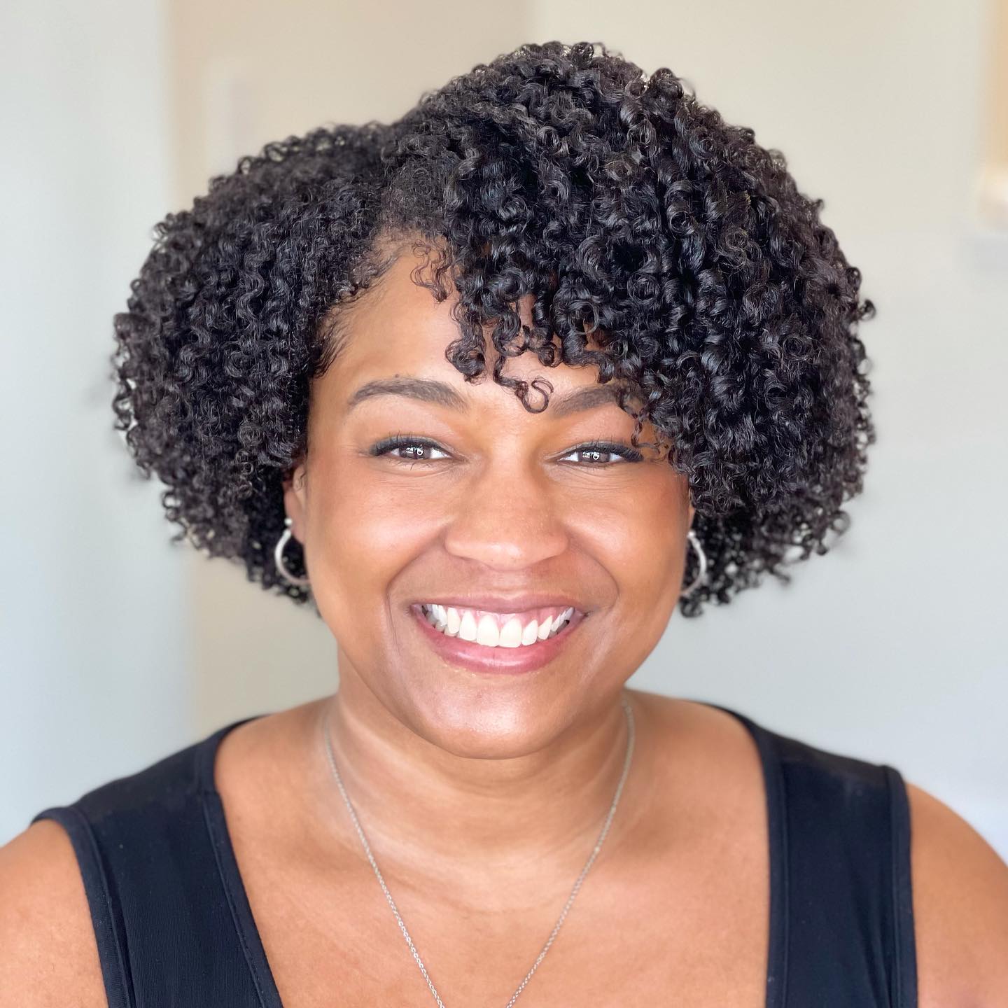 Modern Curly Bob with Defined Curls