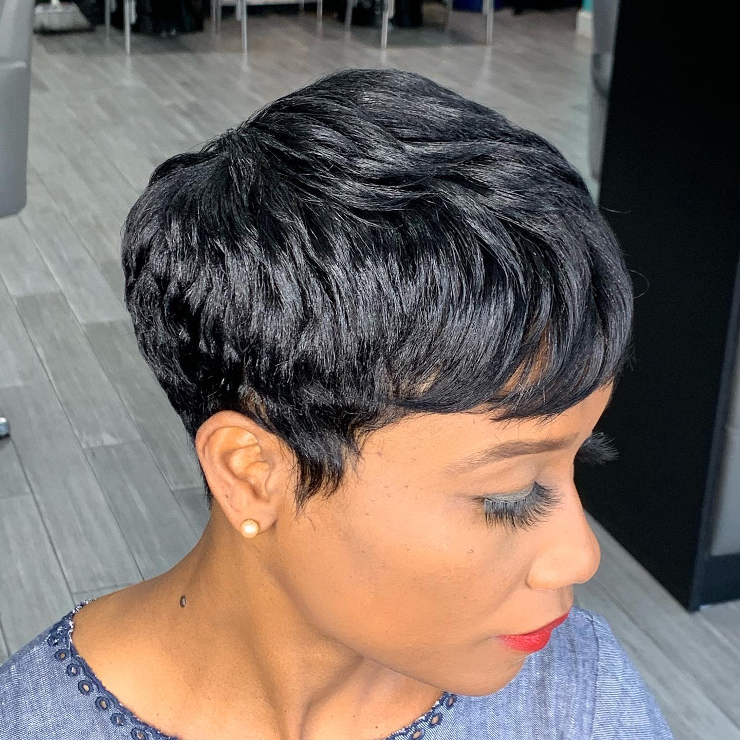 Sleek Textured Short Pixie Cut with Subtle Waves