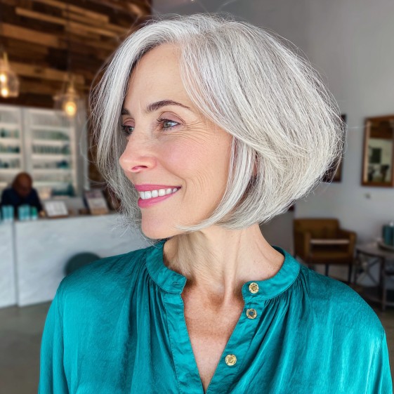 Chic Textured Inverted Bob with Soft Movement