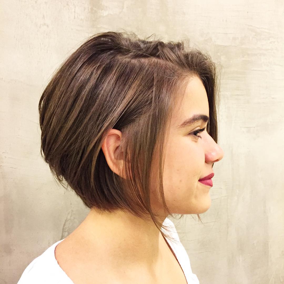 Chic Jaw-Length Bob with Subtle Undercut