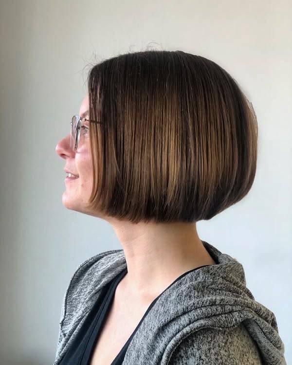 Modern Jaw-Length Bob with Sleek Lines
