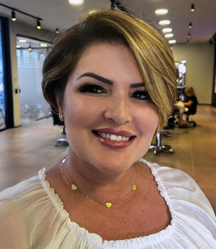 Textured Bob with Subtle Side Layers