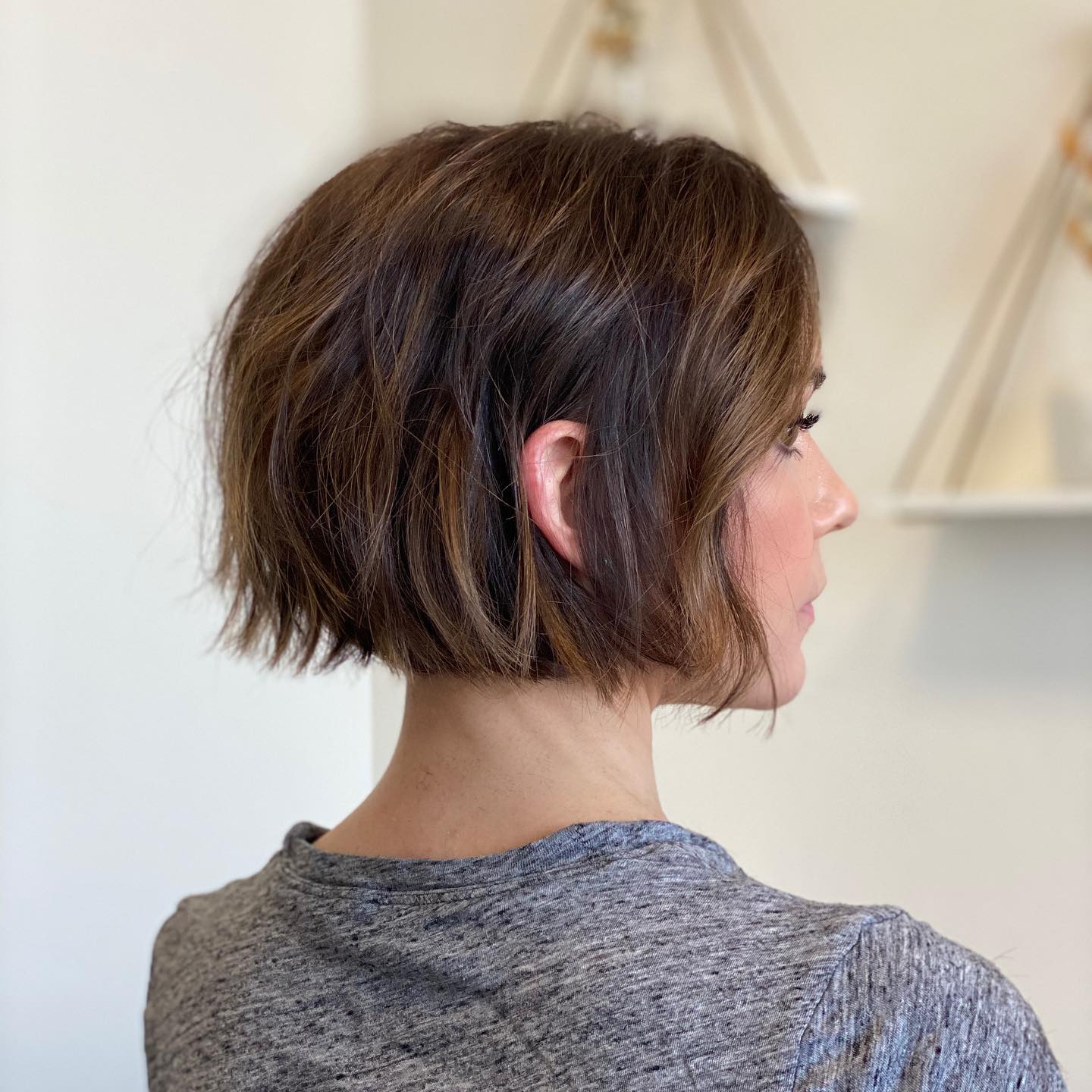 Chic Textured Bob with Subtle Highlights