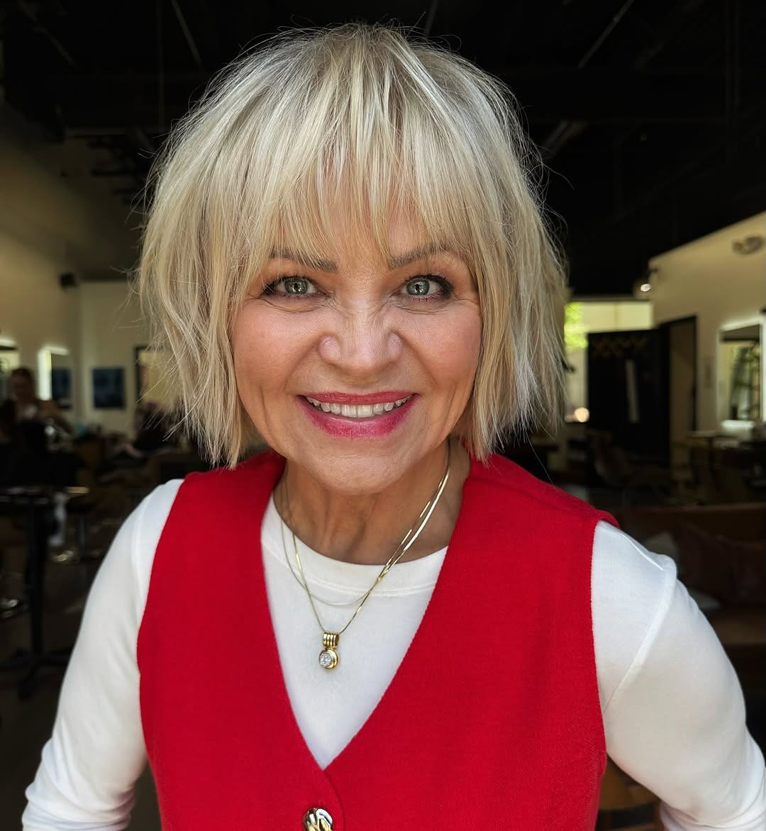 Chic Textured Frayed Bob with Soft Bangs