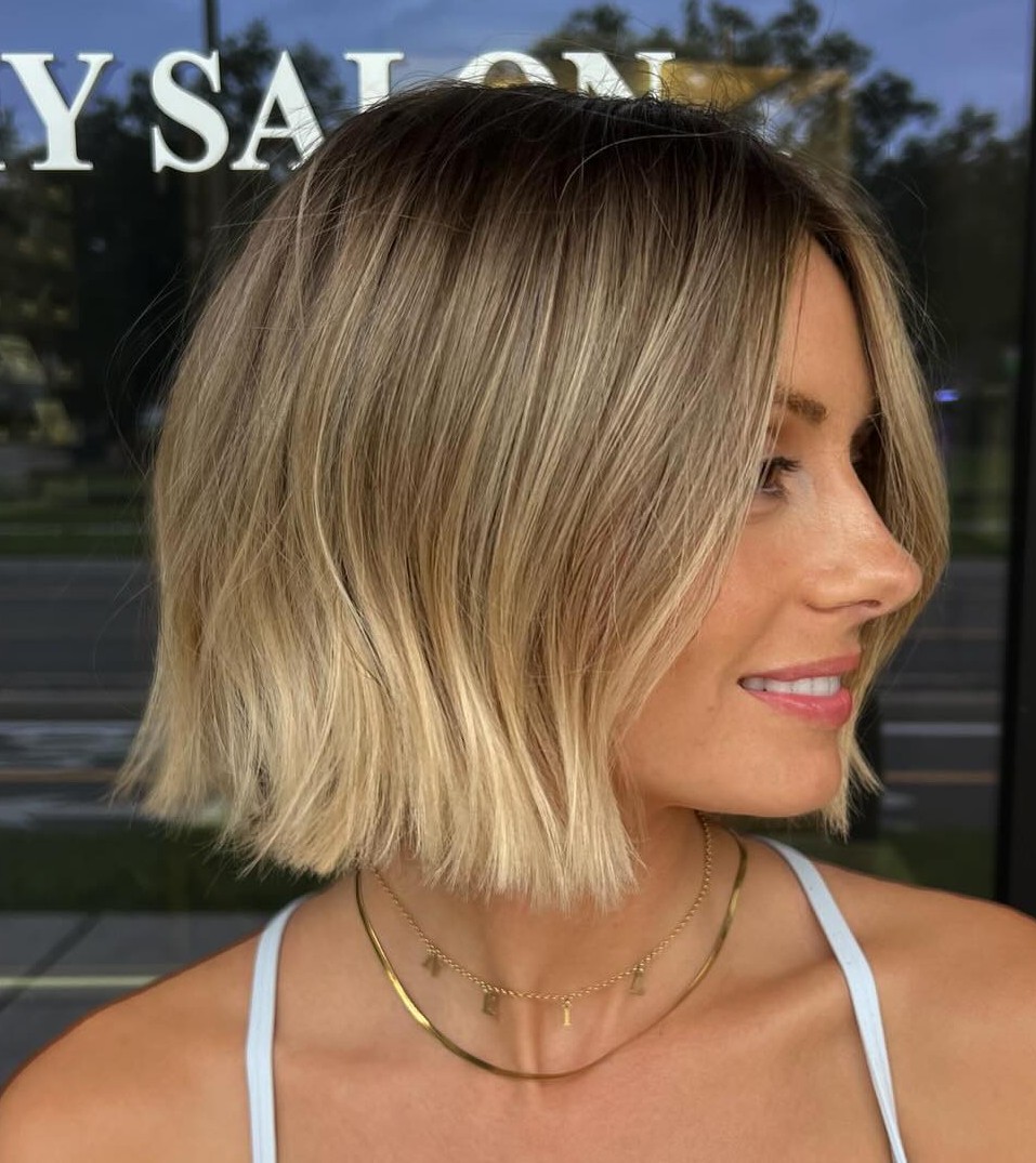 Chic Textured Bob with Sun-Kissed Balayage