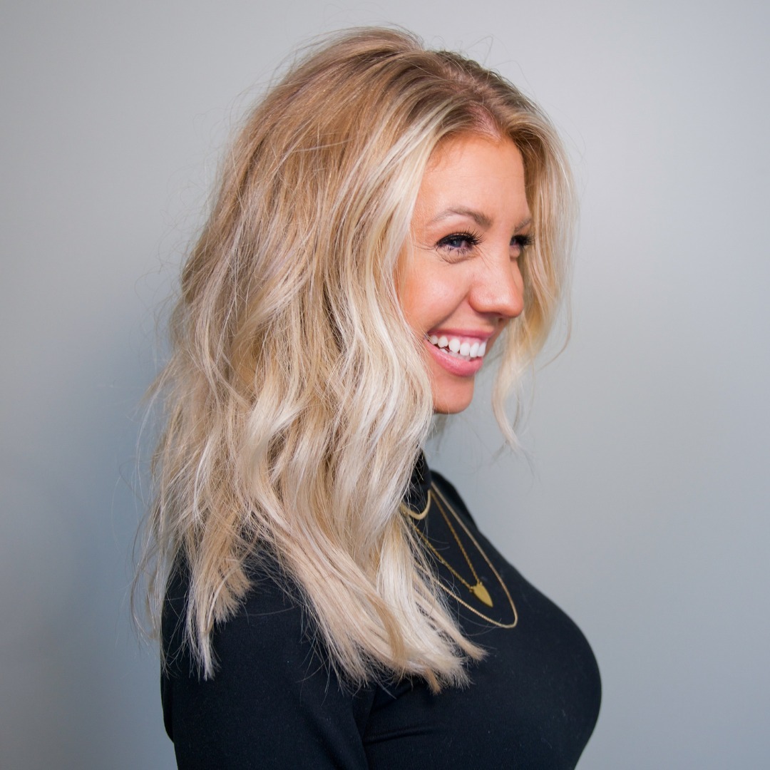 Effortlessly Textured Long Waves with Sun-Kissed Highlights