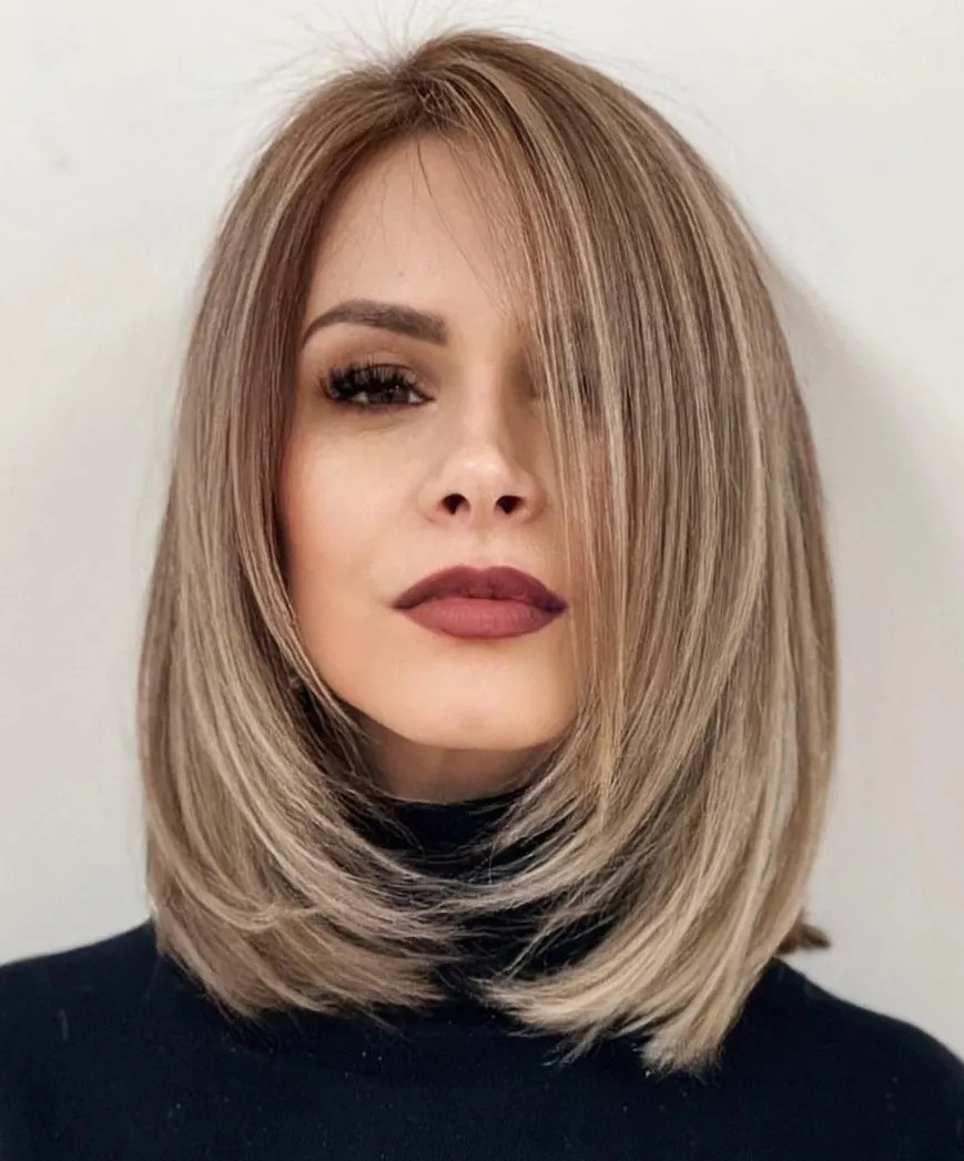 Modern Blunt Lob with Subtle Highlights