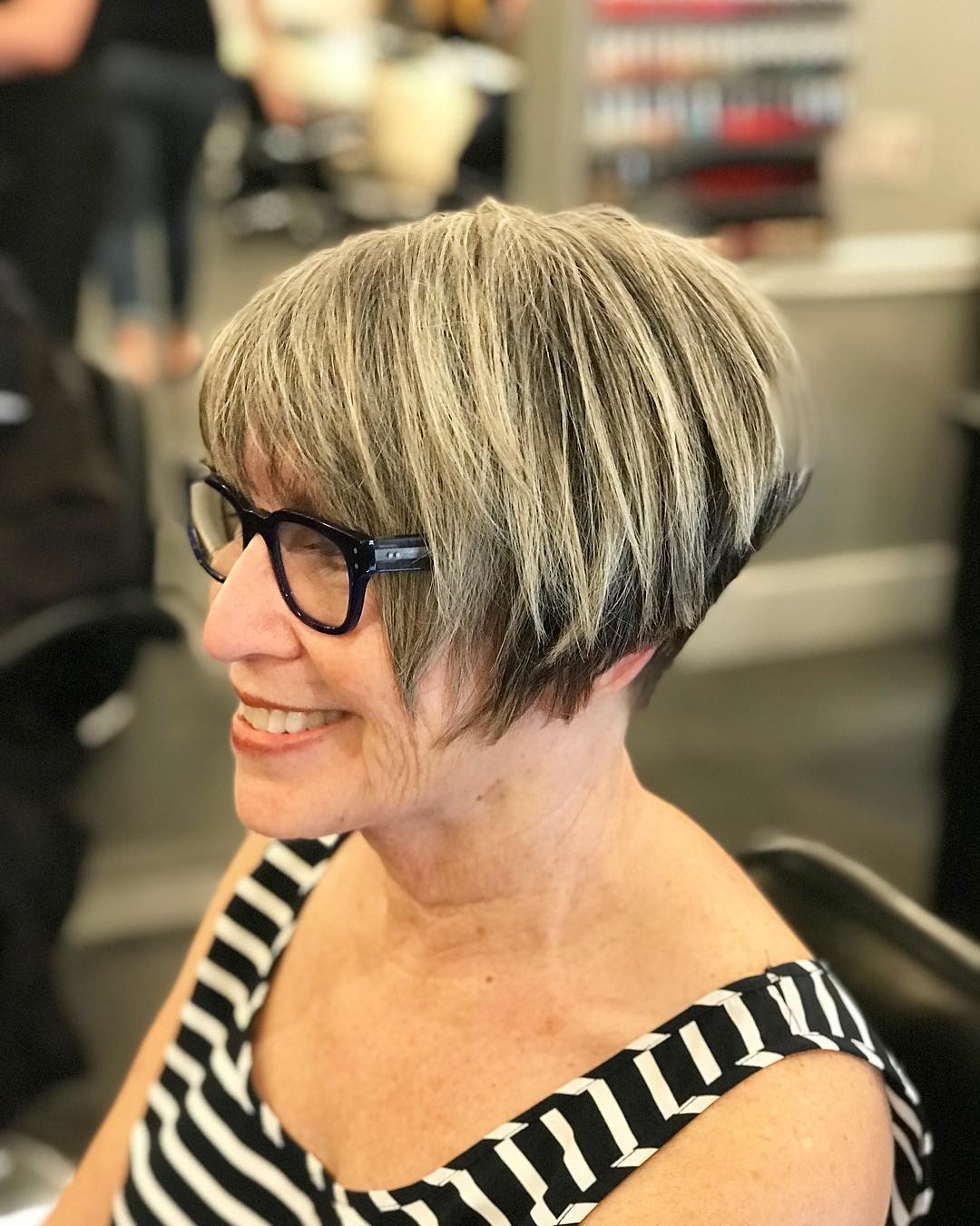 Modern Textured Wedge Cut with Subtle Highlights