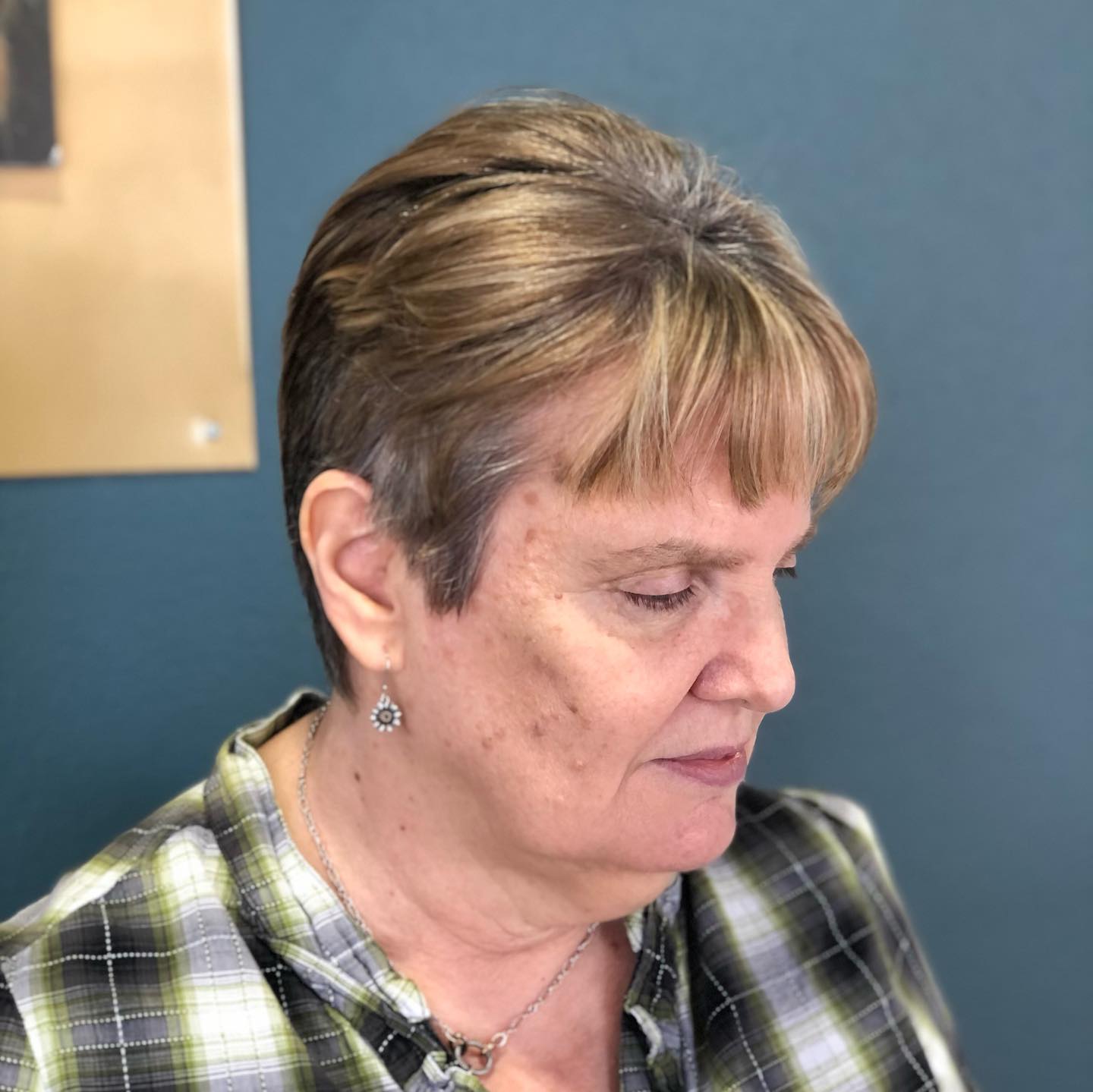 Softly Textured Pixie Cut with Subtle Bangs
