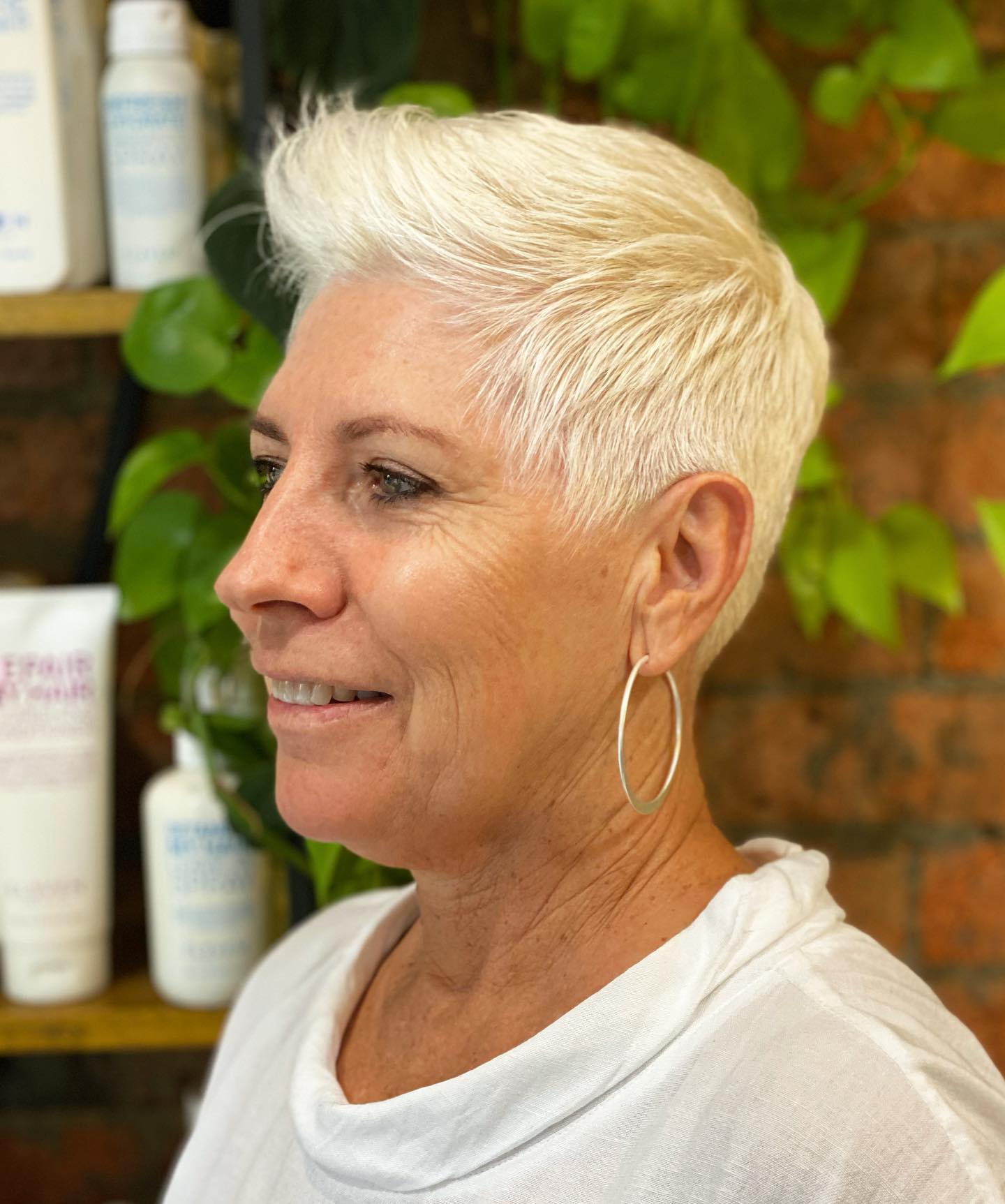 Stylish Textured Pixie Cut with Soft Volume