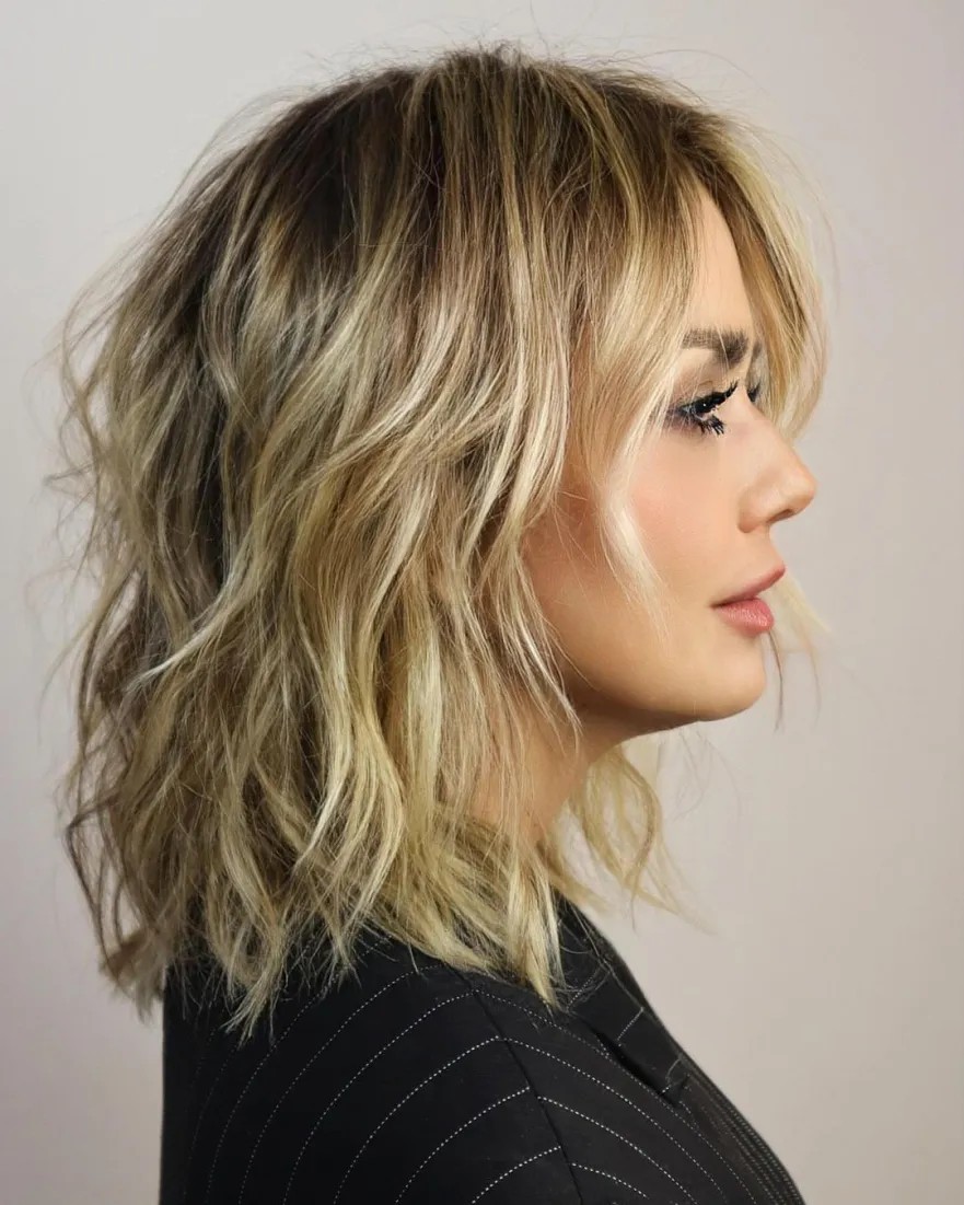 Textured Beachy Lob with Subtle Highlights