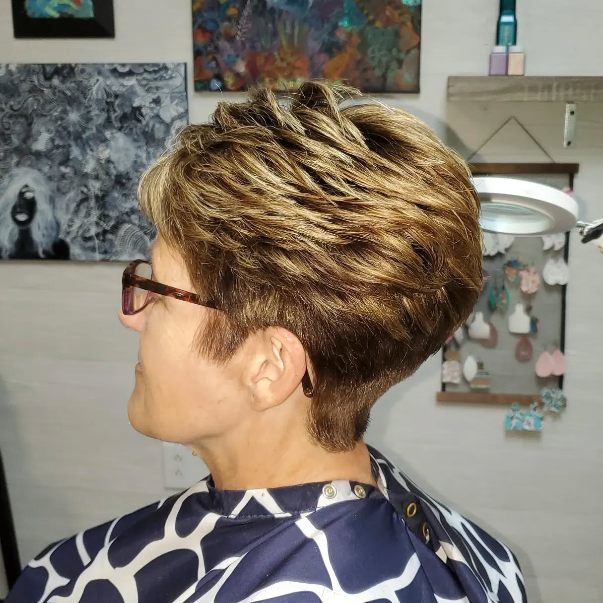 Textured Light Brown Wedge Cut with Subtle Highlights